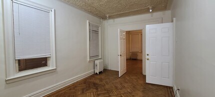 29 Roosevelt Ave, Unit 1 in Jersey City, NJ - Building Photo - Building Photo