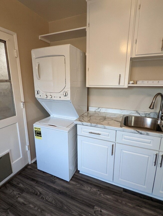510 Hartford Ave, Unit 510 in Huntington Beach, CA - Building Photo - Building Photo