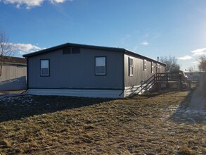 407 W Jefferson St in Three Forks, MT - Foto de edificio - Building Photo