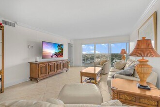 1160 Hillsboro Mile in Hillsboro Beach, FL - Building Photo - Building Photo