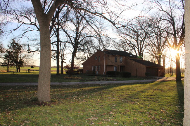 24530 S Rowell Rd in Elwood, IL - Building Photo - Building Photo