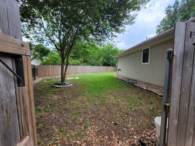 181 Christopher Cv in Kyle, TX - Building Photo - Building Photo