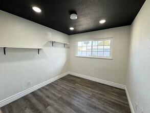 1046 Gentle Dr in Corona, CA - Building Photo - Building Photo