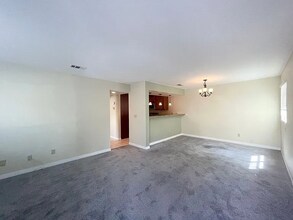 6750 Del Rey Ave, Unit Unit 121 in Las Vegas, NV - Building Photo - Building Photo
