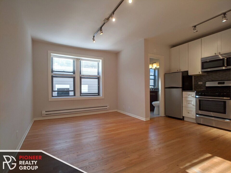 2832 W Palmer St in Chicago, IL - Building Photo
