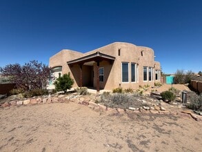 1521 Vargas Rd SE in Rio Rancho, NM - Building Photo - Building Photo
