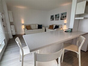 1340 Lincoln Rd in Miami Beach, FL - Building Photo - Building Photo