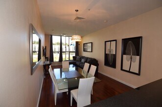 4585 Dean Martin Dr in Las Vegas, NV - Building Photo - Building Photo