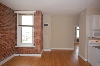 1615 Q St NW in Washington, DC - Building Photo - Building Photo