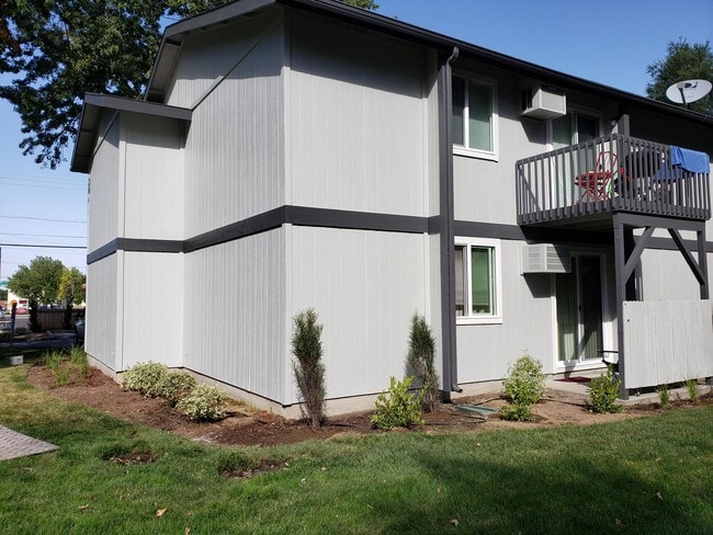 The Maples Apartments in Boise, ID - Building Photo - Building Photo