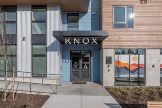 Knox in Lynnwood, WA - Foto de edificio - Building Photo
