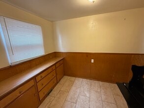 18011 Northlawn St, Unit Lower in Detroit, MI - Building Photo - Building Photo