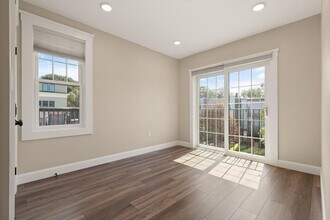 701 E 2nd St, Unit 2 in Boston, MA - Building Photo - Building Photo