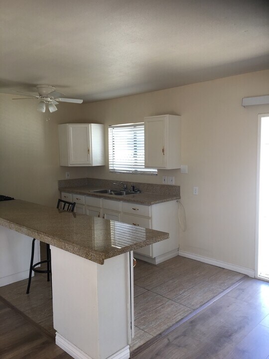 810 Margo Dr in Simi Valley, CA - Building Photo