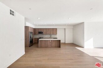 3651 Regal Pl in Los Angeles, CA - Building Photo - Building Photo