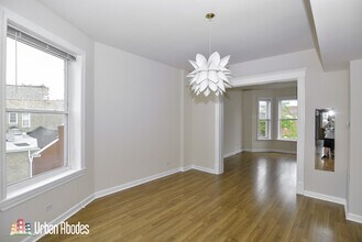 2145 W Chicago Ave, Unit A00C in Chicago, IL - Foto de edificio - Building Photo