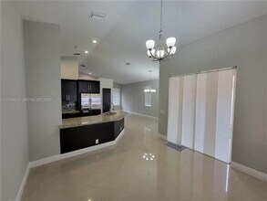 928 Falling Water Rd in Weston, FL - Building Photo - Building Photo