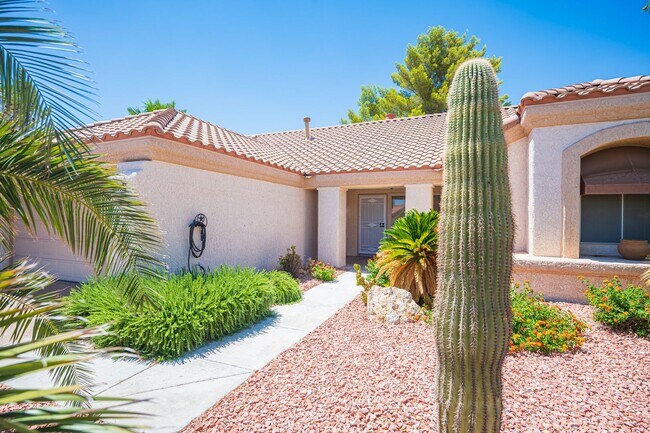 9053 Firebird Dr in Las Vegas, NV - Foto de edificio - Building Photo