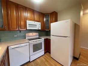 650 S Alton Way in Denver, CO - Building Photo - Building Photo