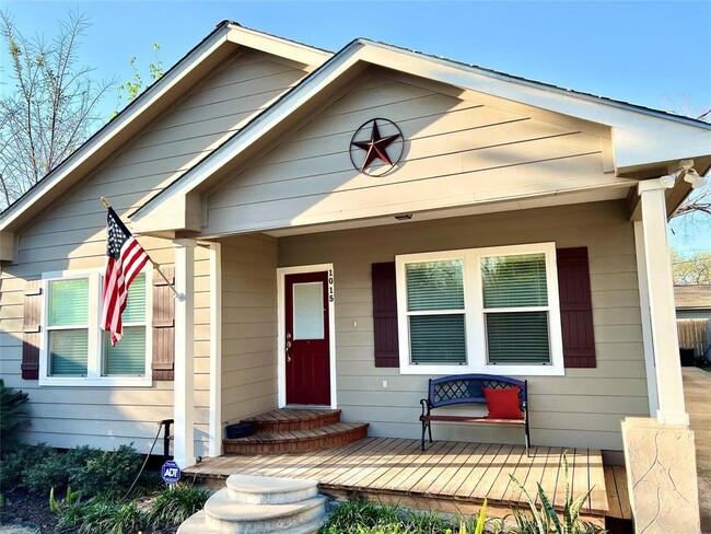 property at 1015 E 23rd St