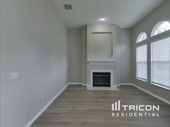 18708 Forest Glen Ct in Tampa, FL - Building Photo - Building Photo