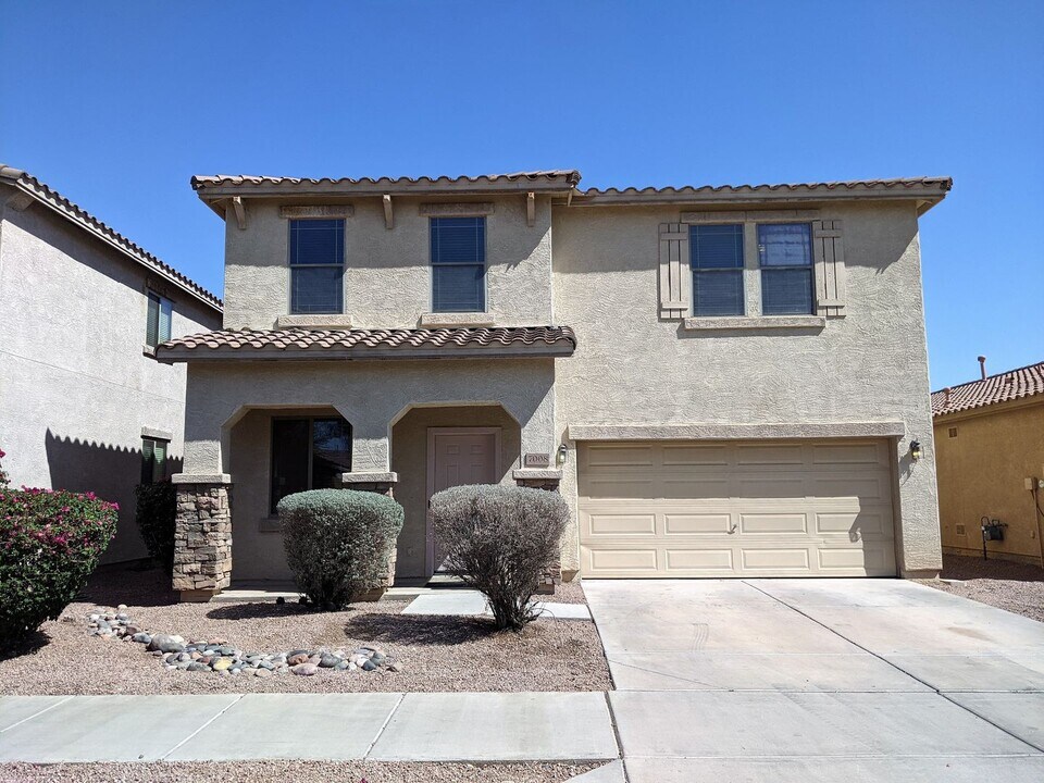 7008 W St Charles Ave in Phoenix, AZ - Building Photo