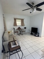 5501 SW 89th Ave in Miami, FL - Building Photo