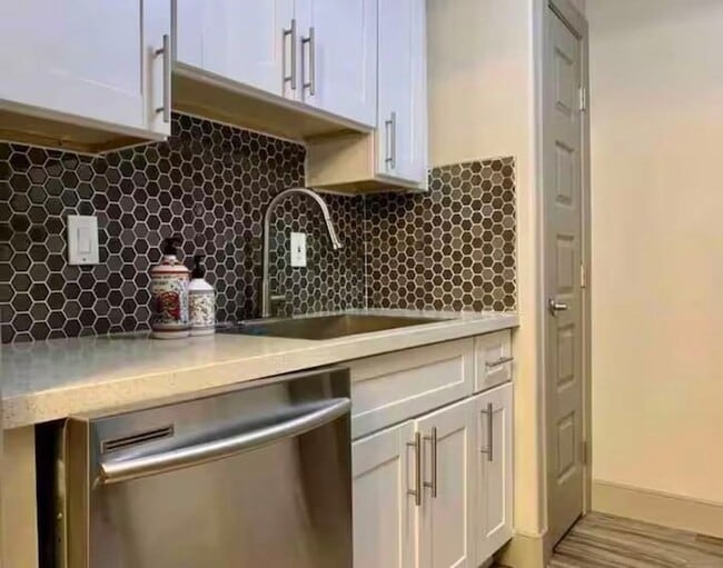 6402 Del Monte Dr, Unit 121 in Houston, TX - Building Photo - Building Photo