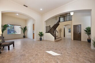 8441 Briggs Dr in Roseville, CA - Foto de edificio - Building Photo