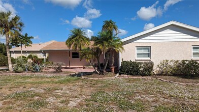 2500 Bayshore Rd in Nokomis, FL - Building Photo - Building Photo