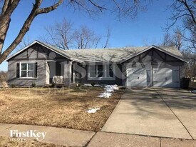 11814 Featherwood Dr, Unit P2139 in St. Louis, MO - Building Photo