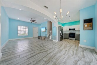 3309 Lisa Ln in Naples, FL - Building Photo - Building Photo