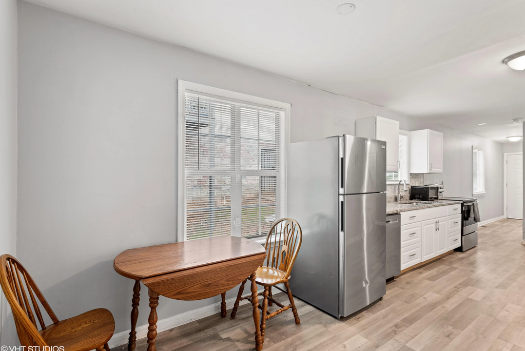 Room in Duplex on Jones Ave NW in Atlanta, GA - Building Photo