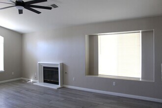 10416 Heather Valley Dr in Bakersfield, CA - Building Photo - Building Photo