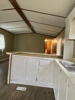 51 Coach Cir in Jackson, TN - Building Photo