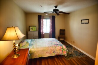 950 S Kanner Hwy, Unit E24 in Stuart, FL - Building Photo - Building Photo