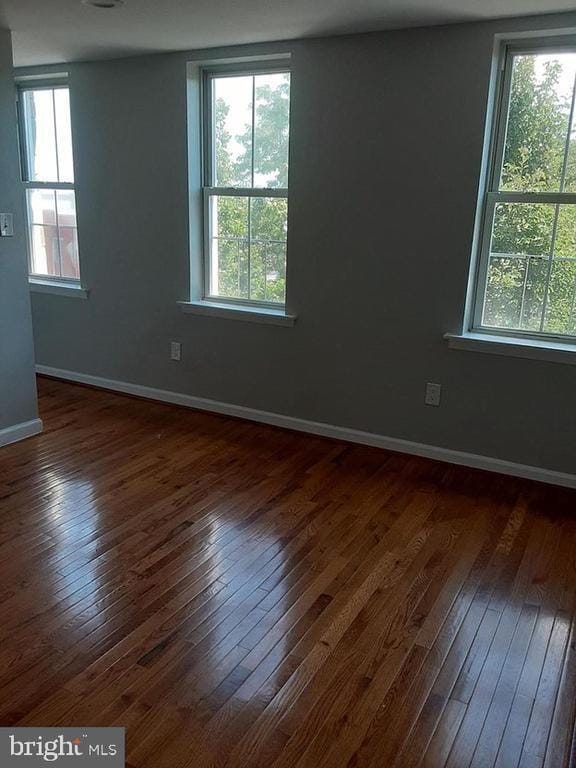 property at 1712 W Lombard St