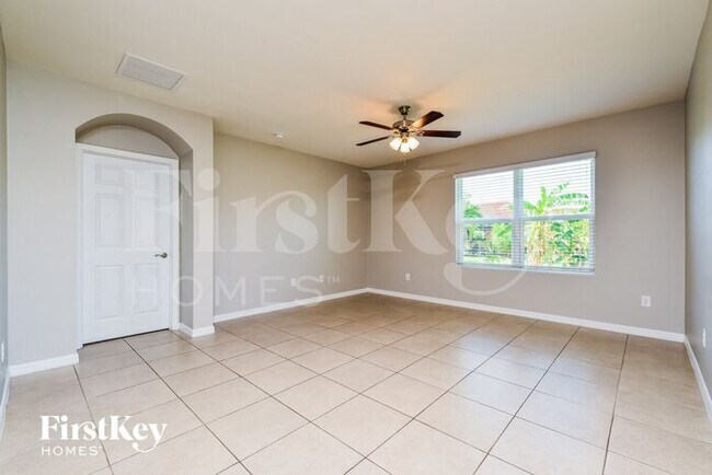 2704 SW 32nd St in Cape Coral, FL - Building Photo - Building Photo