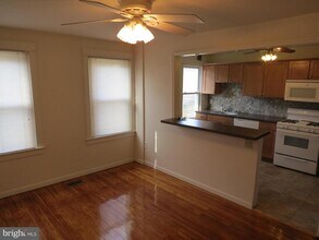 240 Pensdale St in Philadelphia, PA - Building Photo - Building Photo