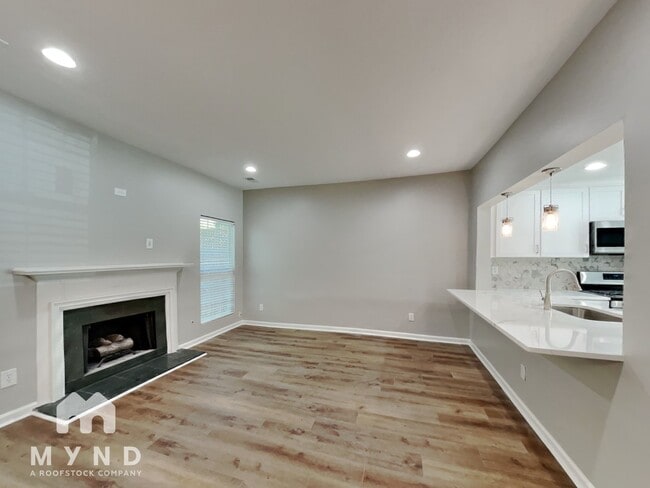 404 Wedgewood Way in Atlanta, GA - Building Photo - Building Photo