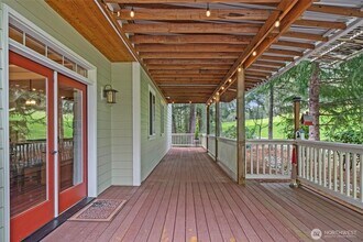 40 Huckleberry Ct in Union, WA - Building Photo - Building Photo