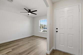 4001 Cressler Ln in Jarrell, TX - Building Photo - Building Photo