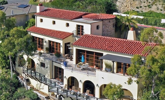 1131 Emerald Bay in Laguna Beach, CA - Building Photo - Building Photo
