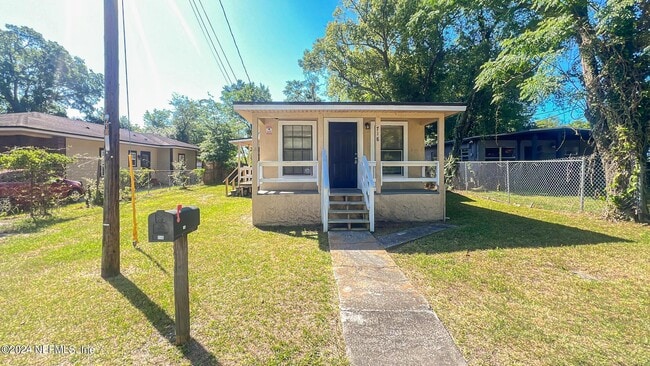 property at 718 Lynton St