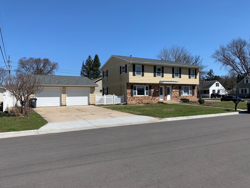 2131 29th St S in La crosse, WI - Foto de edificio