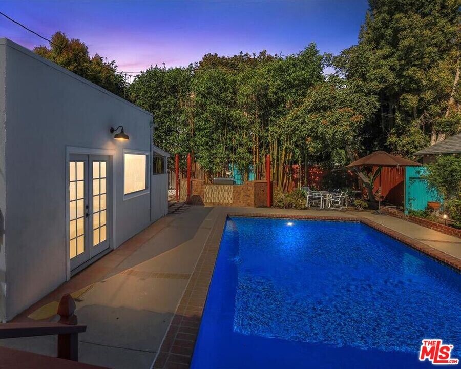 2350 Malcolm Ave in Los Angeles, CA - Building Photo
