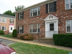 111 Hessian Hills Ridge in Charlottesville, VA - Building Photo - Building Photo