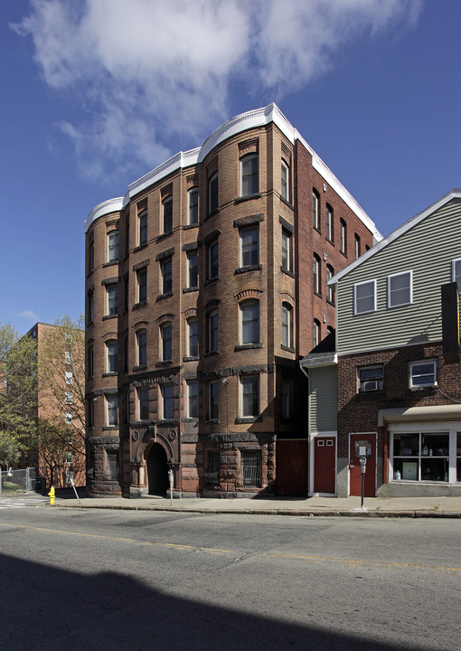 257 Pleasant St in Worcester, MA - Foto de edificio