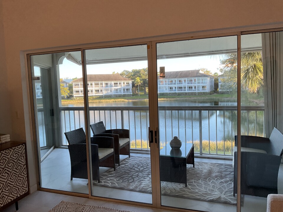 225 Cypress Point Drive, Unit PGA National Condo in Palm Beach Gardens, FL - Building Photo