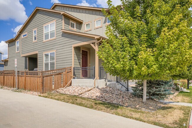 8219 S Trails Edge Ct in Centennial, CO - Building Photo - Building Photo